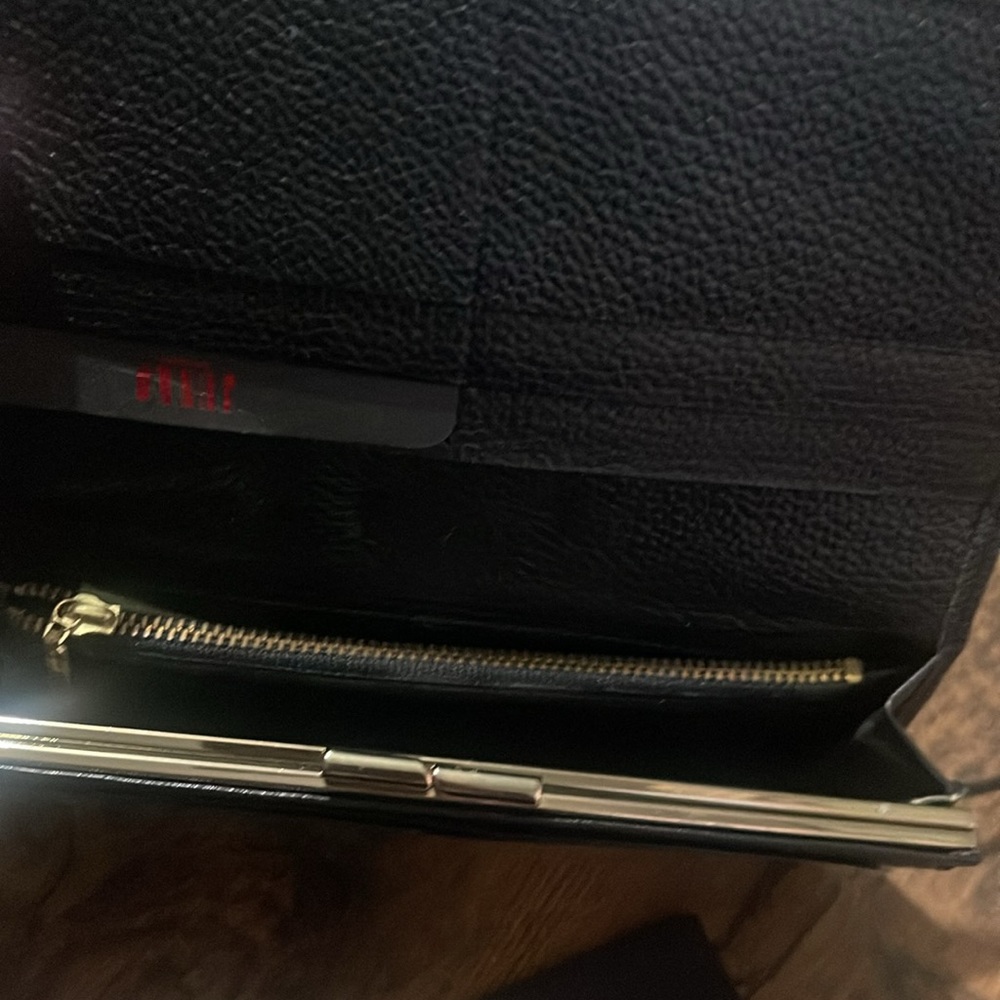 Junko wallet
Elegant Black Leather - Picture 3 of 7